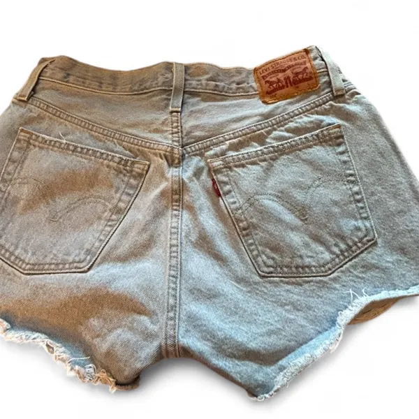 Levis 501 XX cut off distressed denim shorts shot pants daisy dukes Size W 29. - Image 2