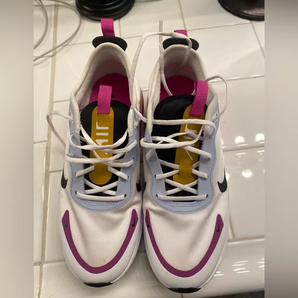 Nike Women's White and Pink Sneakers - Image 2