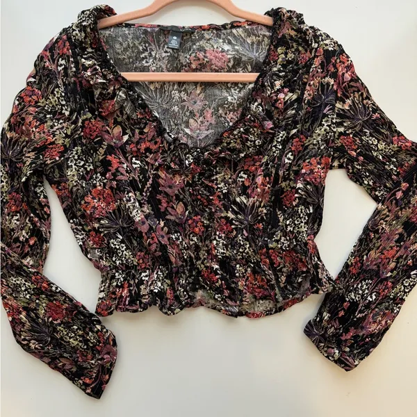 Aqua‎ Floral Ruffled Neck LOng Sleeve Top Size Small - Image 2