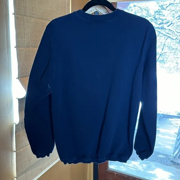 Hard Rock Cafe Philadelphia Embroidered Navy Blue Sweatshirt Size Medium - Image 8