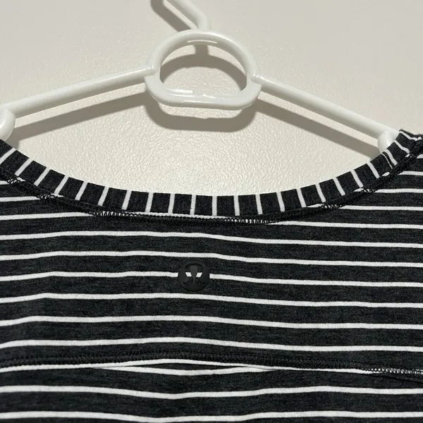 Lululemon To The Point Long Sleeve Modern Stripe Heathered Black‎ White - Image 6