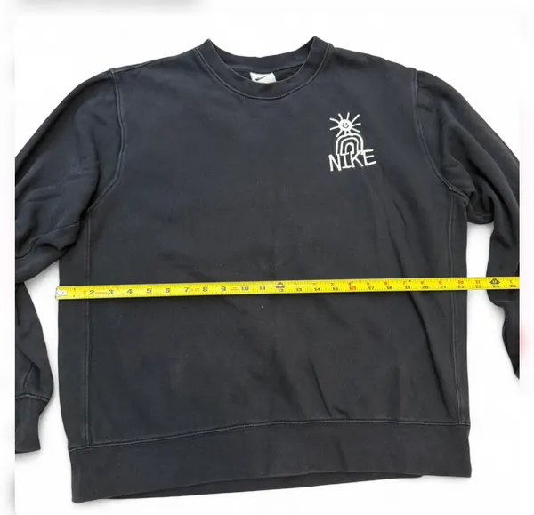 Vintage Nike Men's Sportswear Fleece Crew Sunshine Smile Graphic Sweatshirt - Image 5