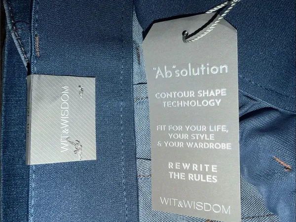 WIT & WISDOM ab solution luxe touch BLUE HIGH RISE PATCH POCKET WIDE LEG JEAN Size 10P - Image 6