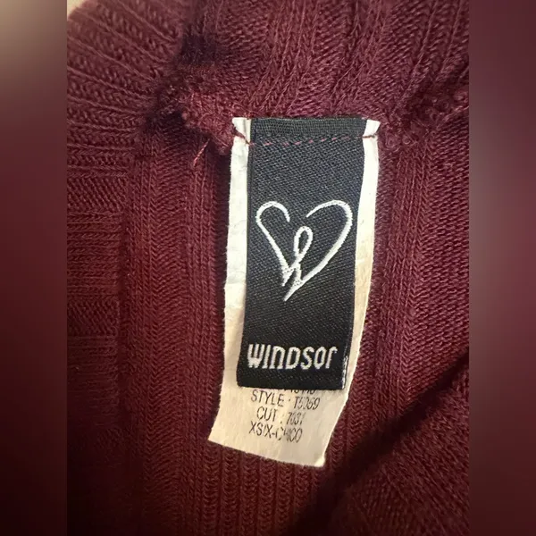 Windsor Burgundy lace up front crop top - Image 4