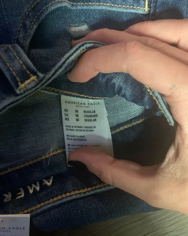 American Eagle Jeans - Image 9