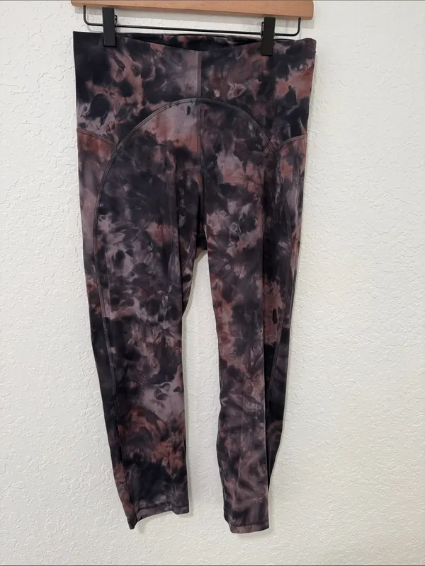 LULULEMON Unlimit High Rise Crop 23” Leggings Size 10 - Image 2