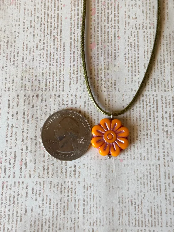 Handmade unique fairy retro cute Czech glass flower necklace🧡 - Image 5
