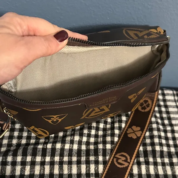 Brown and Tan Patterned Bag with 3 ways to wear and removable straps lie new - Image 6