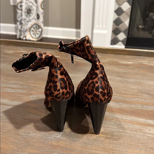 INC Mateo Leopard Print Ankle‎ Boots Size 6 NWOB Animal Print Pointed Toe Hee - Image 7