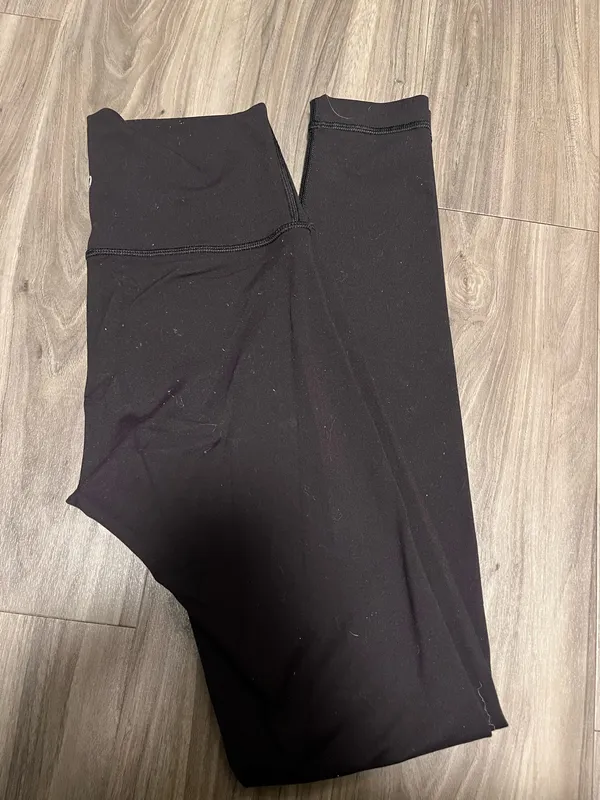 Lululemon Black Wunder Under Leggings - Image 4