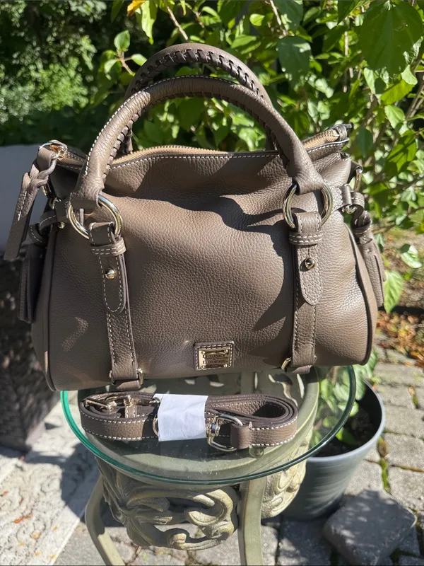Dooney and Bourke sorrento satchel - Image 9
