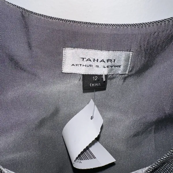 Tahari Gray Top - Image 4