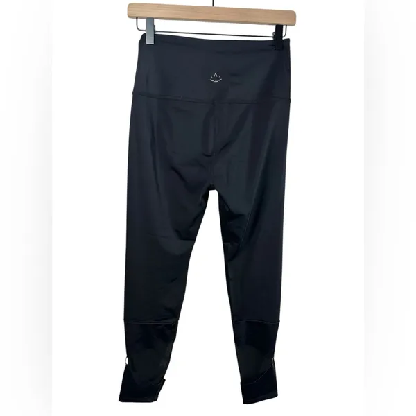 Beyond Yoga Black High Waisted Mesh Panel Leggings Size M activewear‎ leggings - Image 3