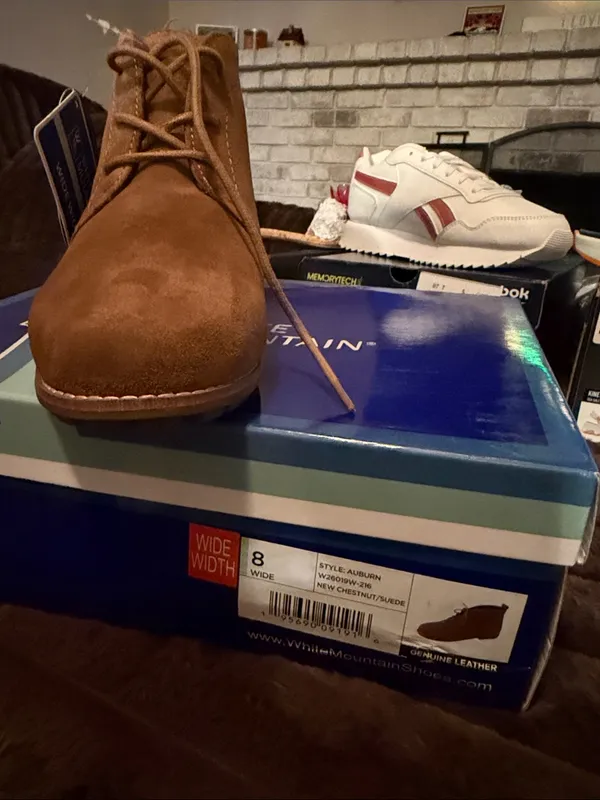 White Mountain‎ Auburn Women's Suede Lace-Up Chukka - Image 7