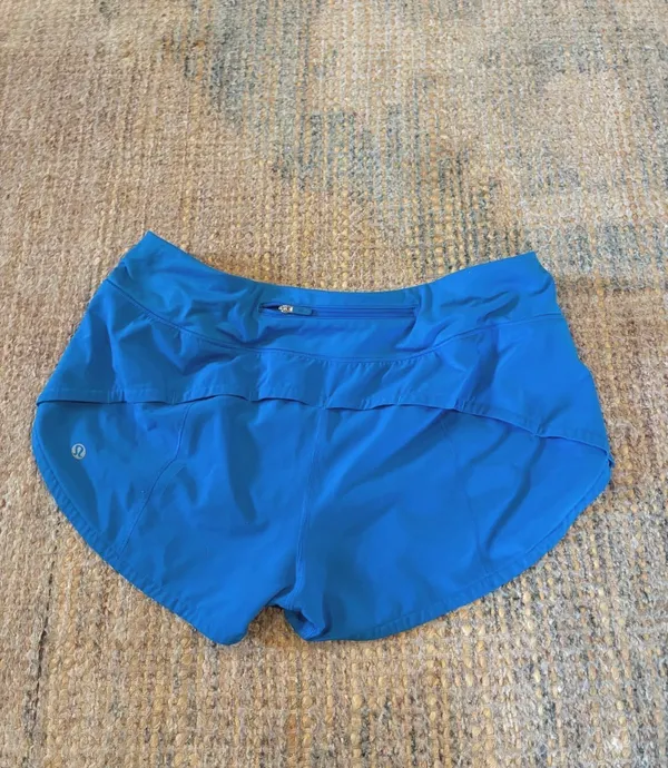 Lululemon Shorts 2.5" - Image 2
