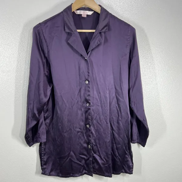Victoria's Secret Sleep Shirt‎ Top Button Down 3/4 Sleeve Purple Size Medium - Image 2