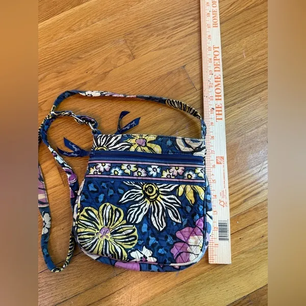 Vera Bradley Triple Zip Crossbody Bag African Violet Design RETIRED - Image 3