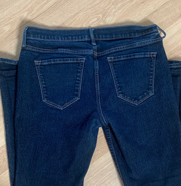 Mid-Rise Jeans - Image 4