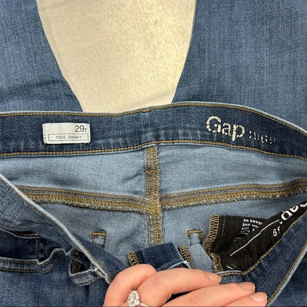 GAP Women's Skinny Jeans in Blue size 29r - Image 4