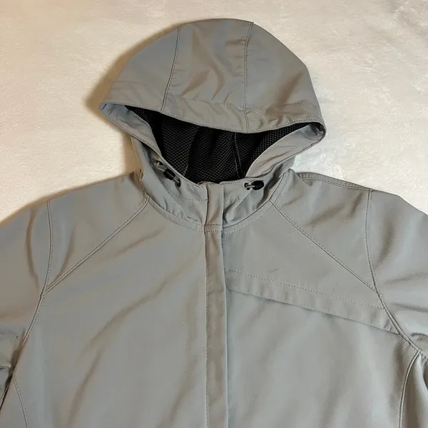 New Balance Women's Soft Shell Zip Up Jacket with Hood Size Large **FLAWED** - Image 3