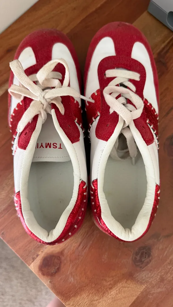 Red sneakers Size 6.5 - Image 4