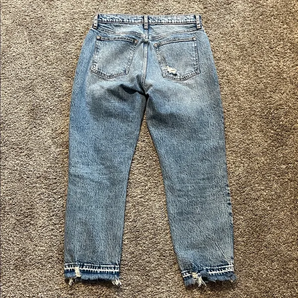 Abercrombie & Fitch Light‎ Wash Distressed Mom High Rise Jeans Size 31/12 - Image 7