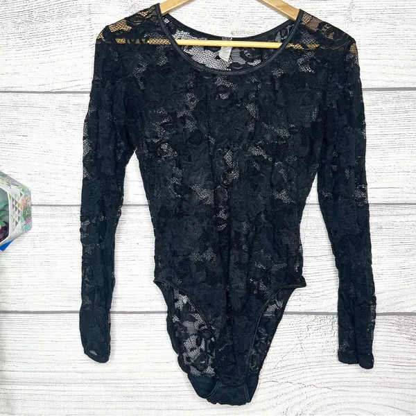 Victoria’s Secret Sheer Black Floral Lace Long Sleeve Bodysuit Size Medium - Image 9