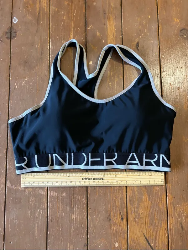 Under Armour Mid-Impact Sports Bra w/Cups Black/White Spellout Band - Image 3
