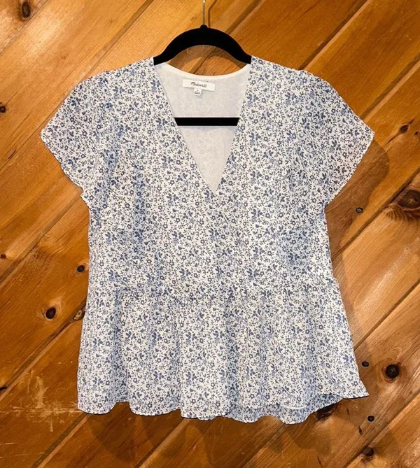 Madewell georgette ruffle sleeve peplum blue & white floral top - Image 2