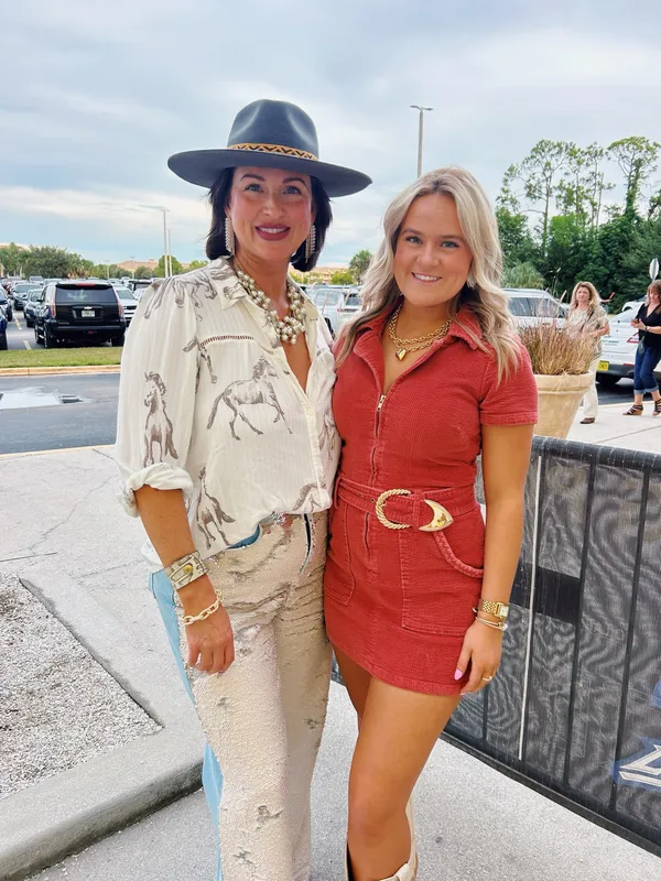 Show Me Your Mumu - Image 2