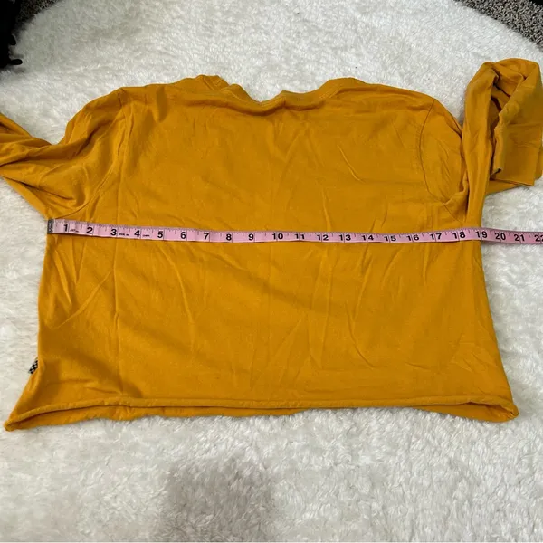 5/$30 🎈 Vans large gold logo cropped tee - Image 3