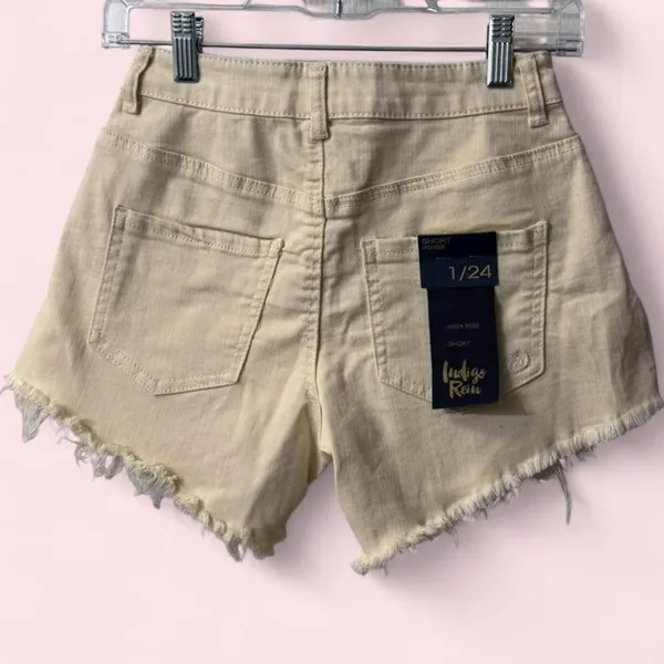 Women’s Indigo Rein Hi Rise Cream Shorts NWT Cream 1/24 Frayed Hem - Image 6