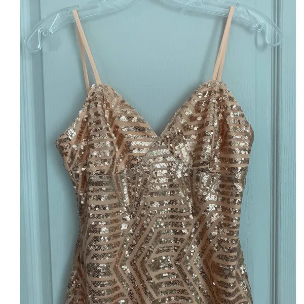 Guess Los Angeles Rose‎ Gold Sequin Geometric Bodycon Mini Dress Small V-Neck - Image 10