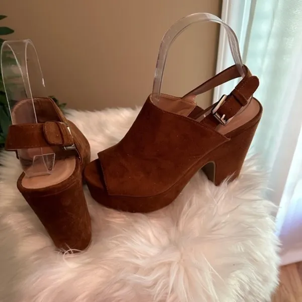 CL by Laundry Brown Suede Heels Size 6 - Image 7