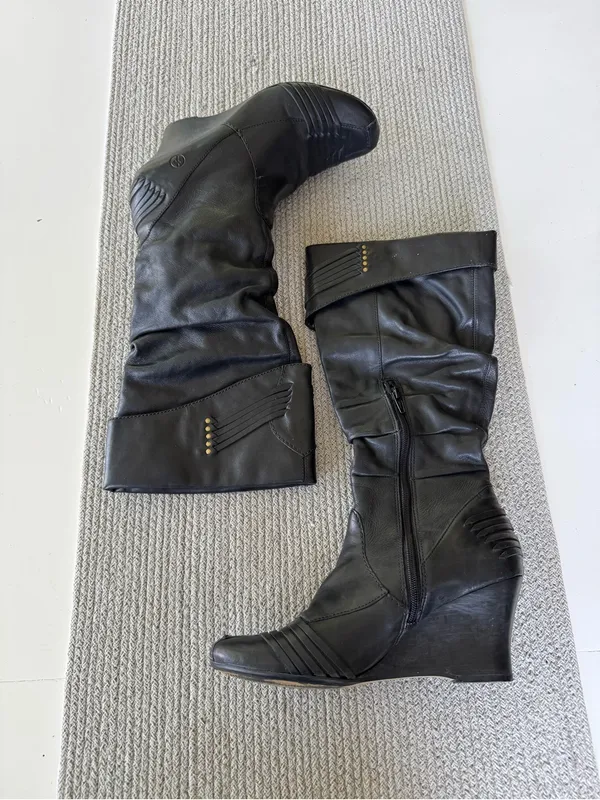 Bronx Black Studded Leather Wedge Knee-High Boots with Woven Detail Sz 8.5 - Image 10