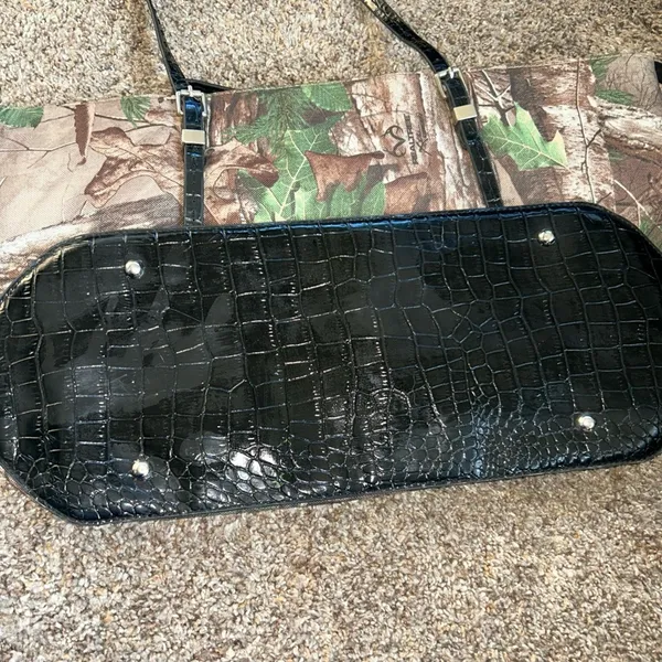 Realtree® Camo Print Purse, Camouflage Large Women’s Tote Handbag - Image 14