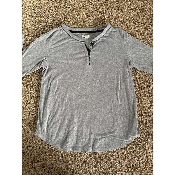 Anne‎ Klein Women's Light Blue Long Sleeve V-Neck Tee Size Small - Image 3