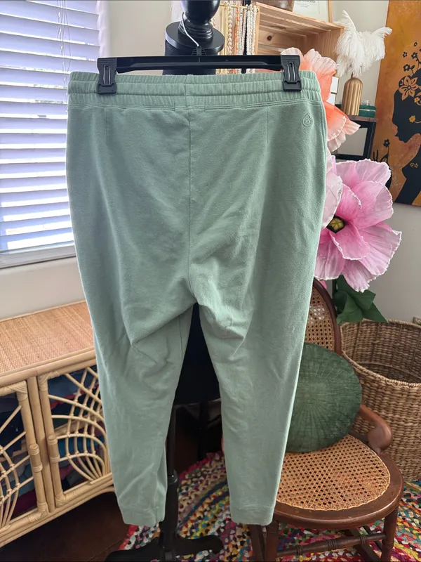 TASC Jade Varsity Brushed Jogger Sweatpants Size M - Image 2