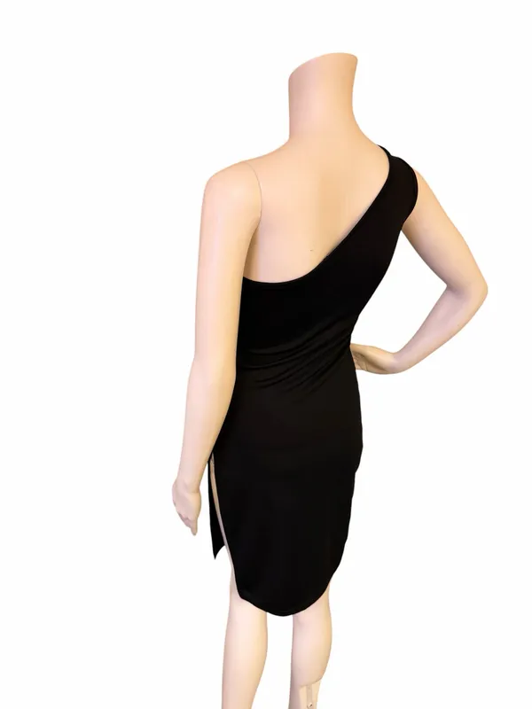 PrettyLittleThing Black One-Shoulder Bodycon Dress - Image 3