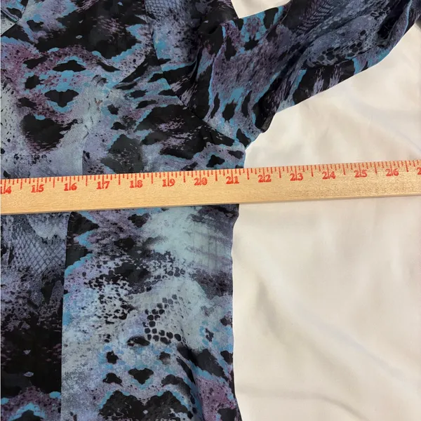 CAbi Style 609 Blue Abstract Print Button Front Blouse Large - Image 4