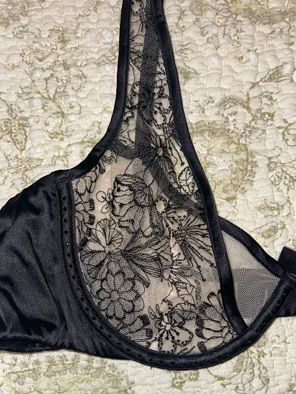 Victoria’s Secret Floral Plunge Bra - Image 6