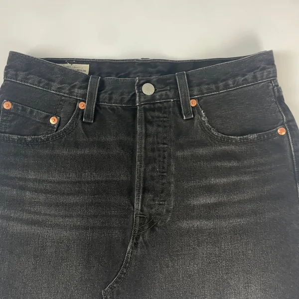 Levi's Deconstructed Mini Skirt Faded Black Frayed Raw Hem Size‎ 26 Women Denim - Image 6