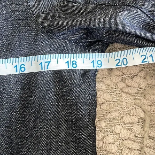 Banana‎ Republic Denim Crewneck Top. Size XS - Image 7