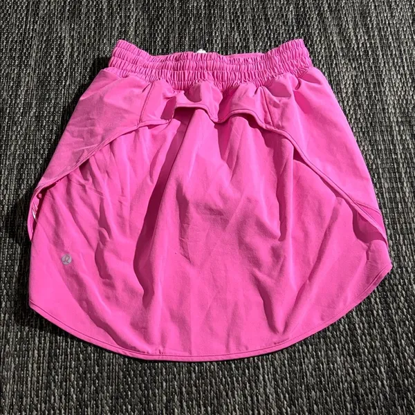 Lululemon Hotty Hot High Rise Skirt *Long Mesh Swift Sonic Pink Size 4 - Image 2