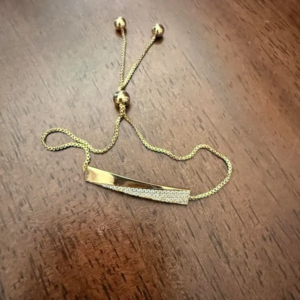 Cinching Gold Bar Bracelet - Image 4