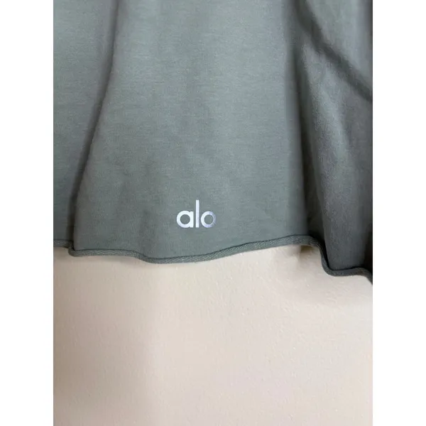 Alo Yoga Womens Sage Green Cropped Pullover‎ Sweatshirt Raw Hem Size M - Image 3