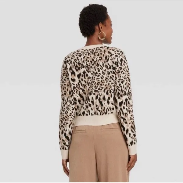 A new day Leopard Print Women's Sweater size Large - Image 2