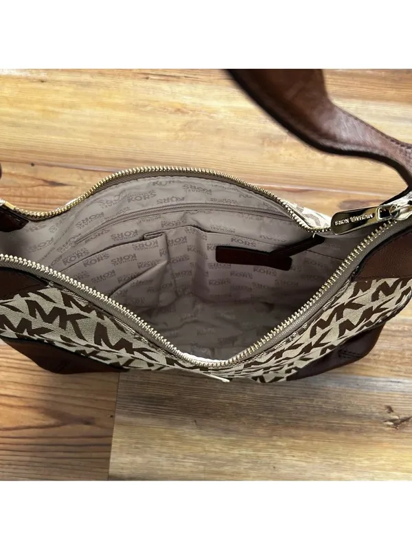 Michael Kors Women's Brown and Cream Shoulder Bag #260125 - Image 8