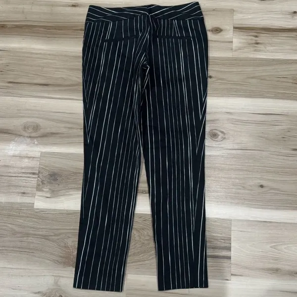 Alice and Olivia Straight Black White Pinstripe Pants Women’s 6 - Image 5