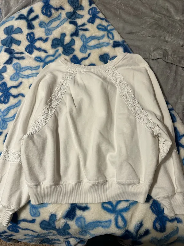 Francesca's V-neck sweatshirt - Image 5